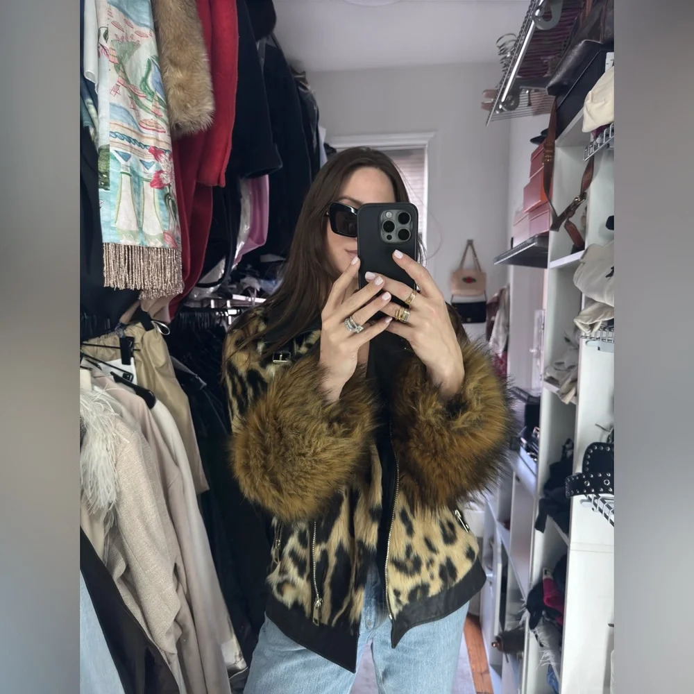 Beautiful Jacket🐆 - Picture 2 of 7